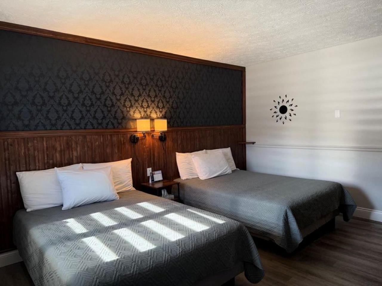 Auberge Micky Inc เอ็ดมันด์สตัน ภายนอก รูปภาพ